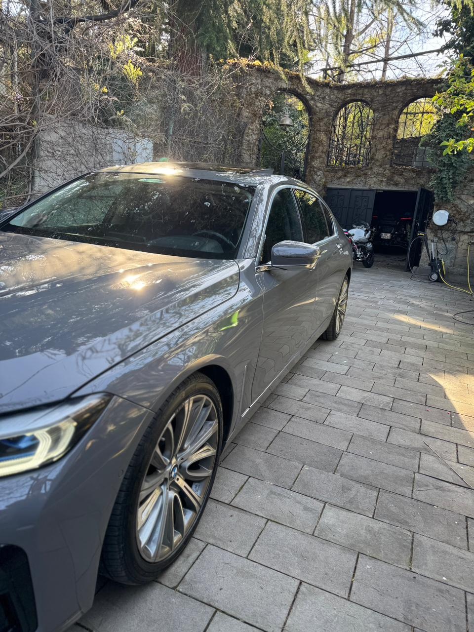 BMW 750 - фото 4