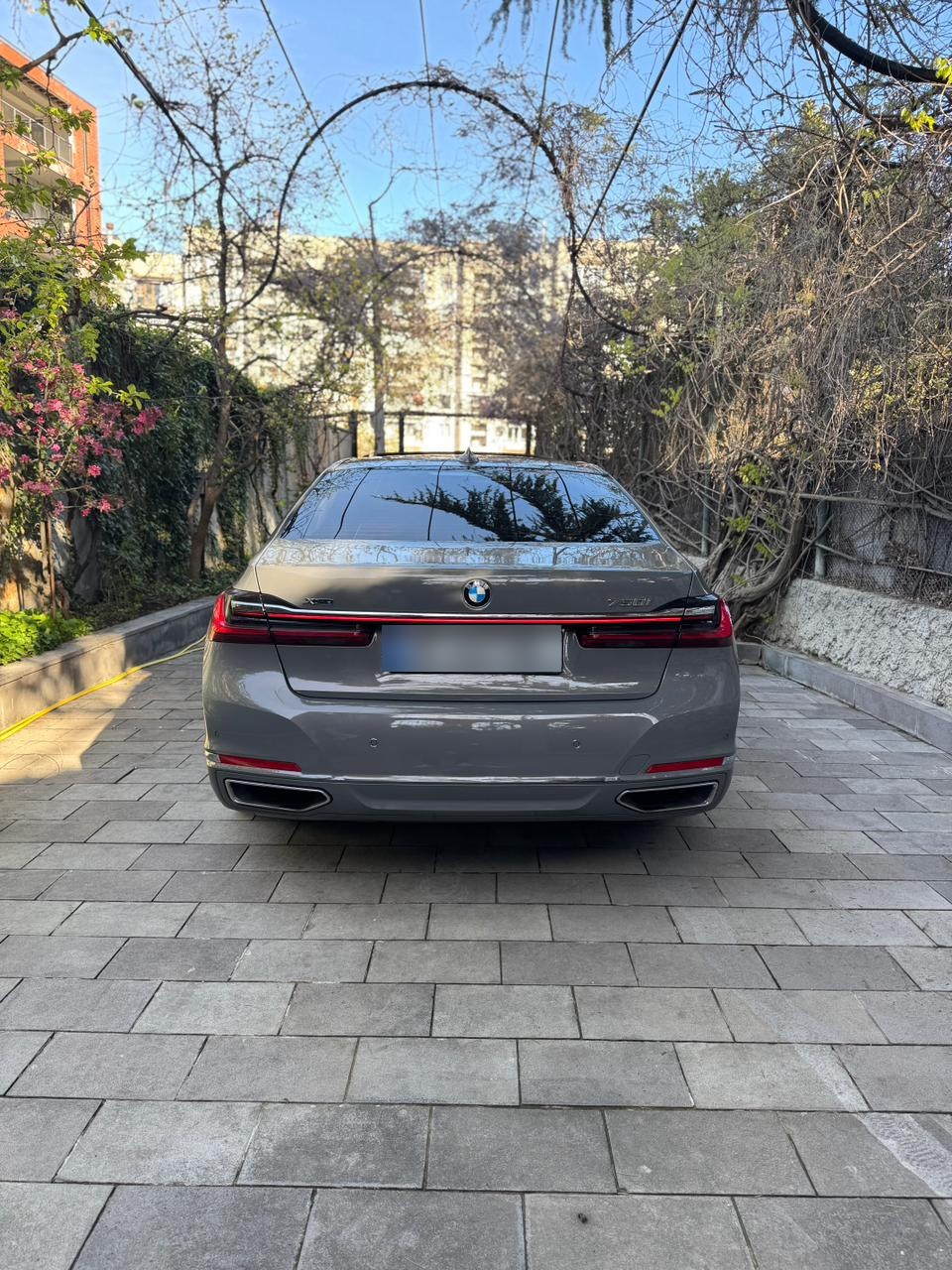 BMW 750 - фото 5