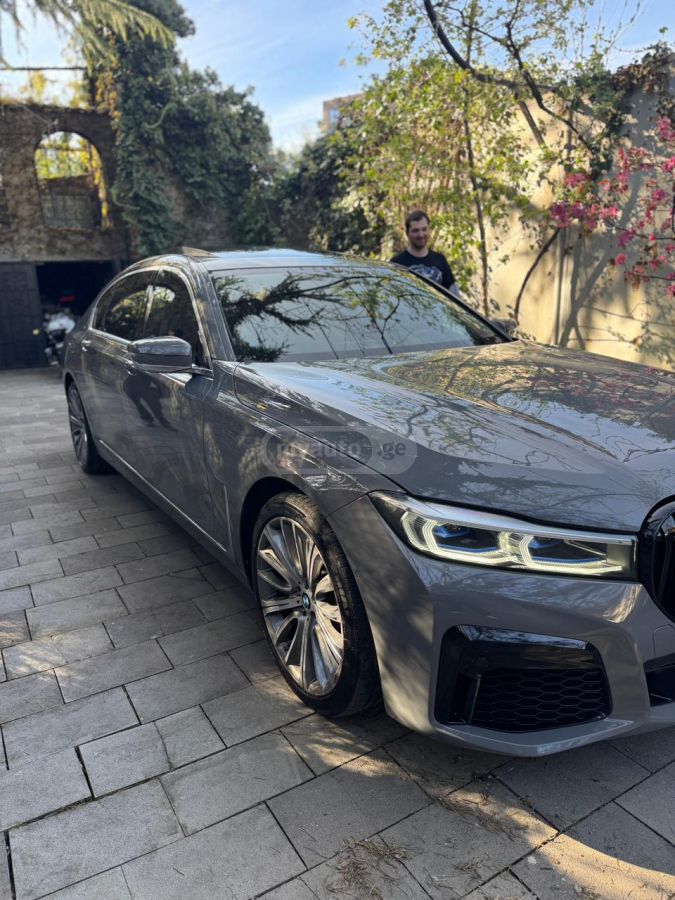 BMW 750 - фото 8