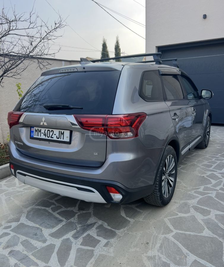 Mitsubishi Outlander - фото 4