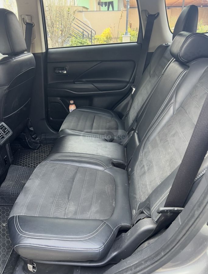 Mitsubishi Outlander - фото 7