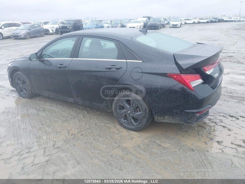 Hyundai Elantra - фото 2