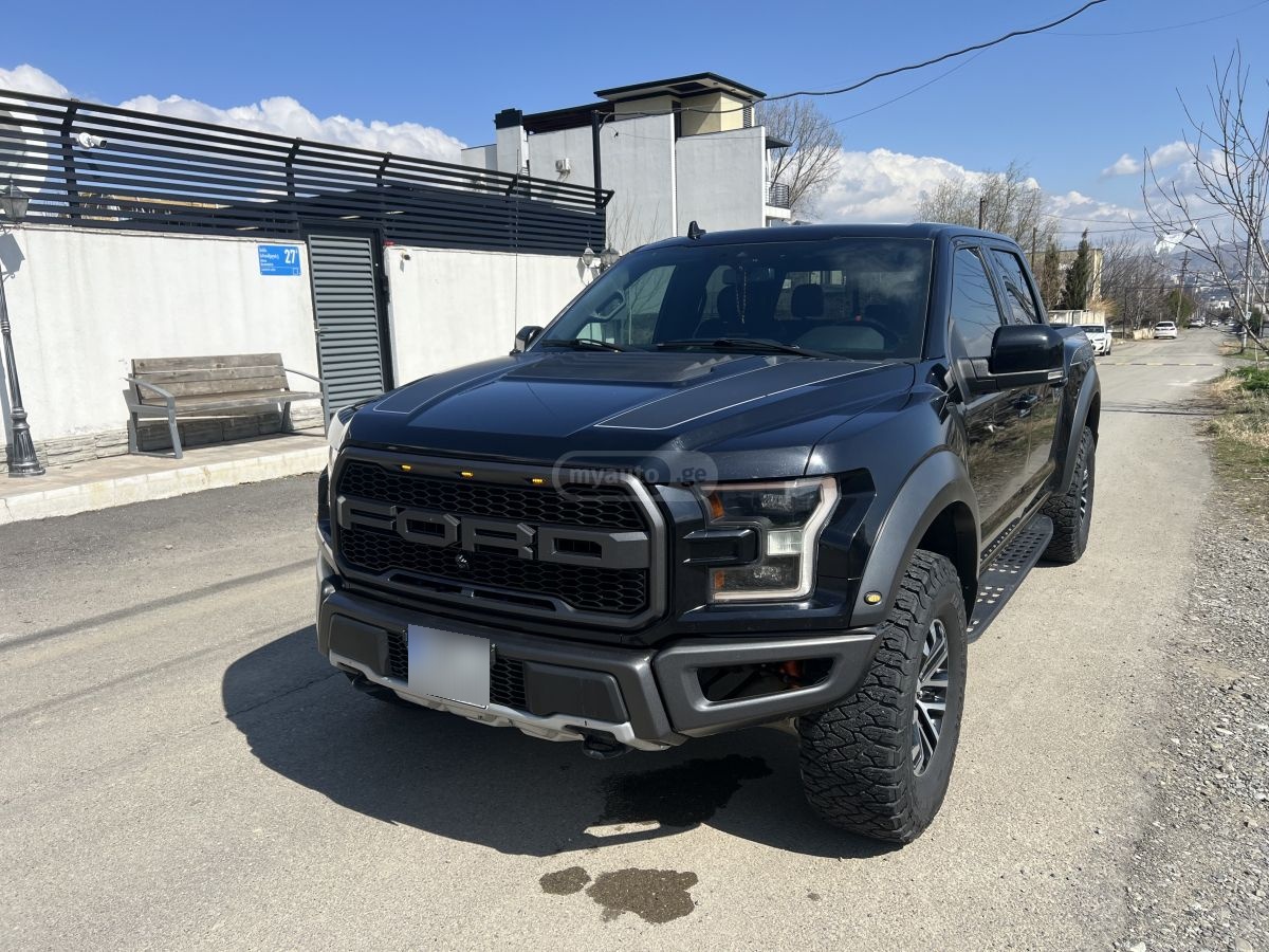 Ford F150 - фото 1