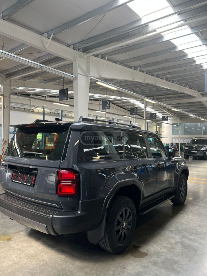 Toyota Land Cruiser Prado - фото 3