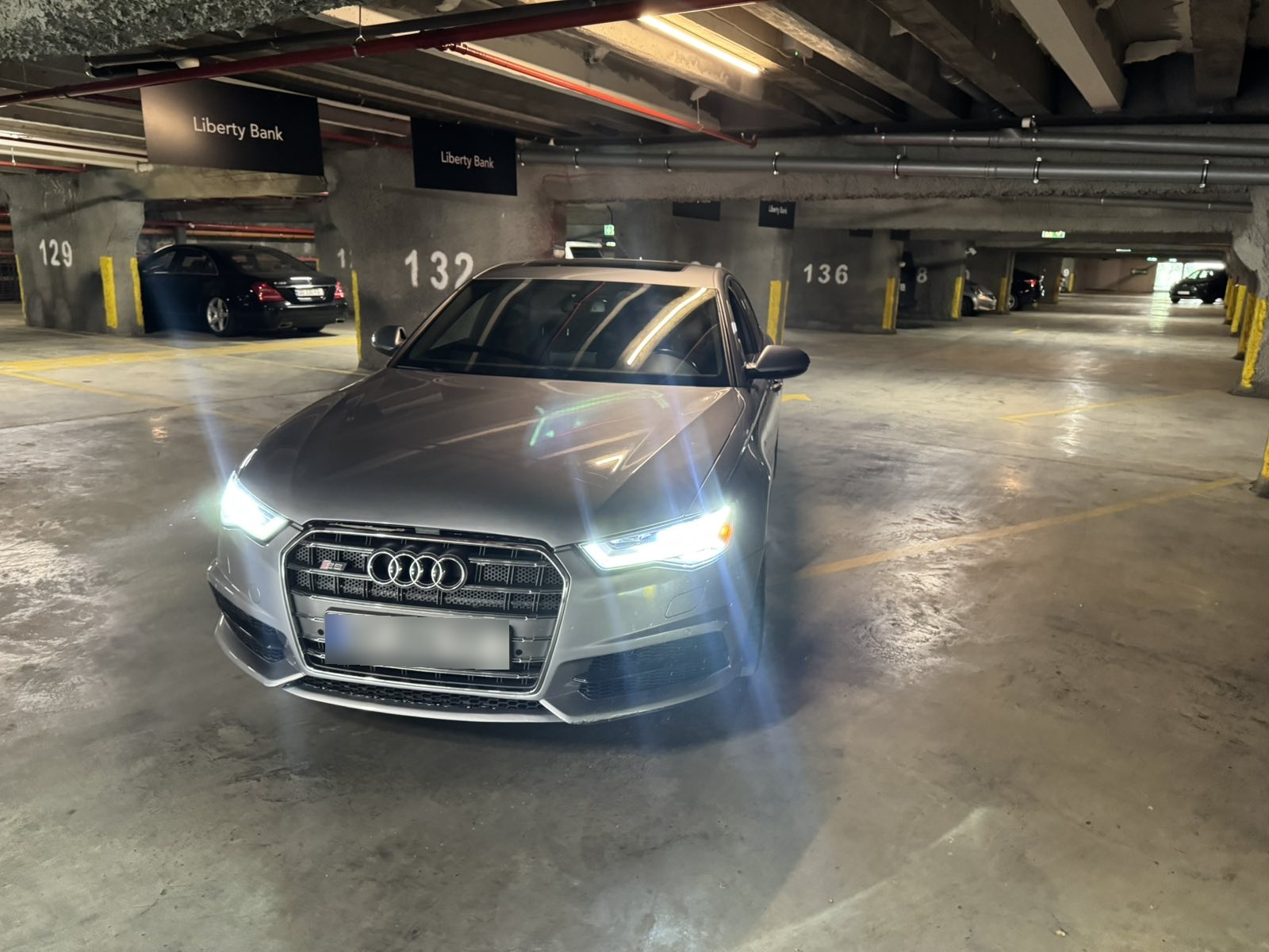 Audi A6 - фото 1
