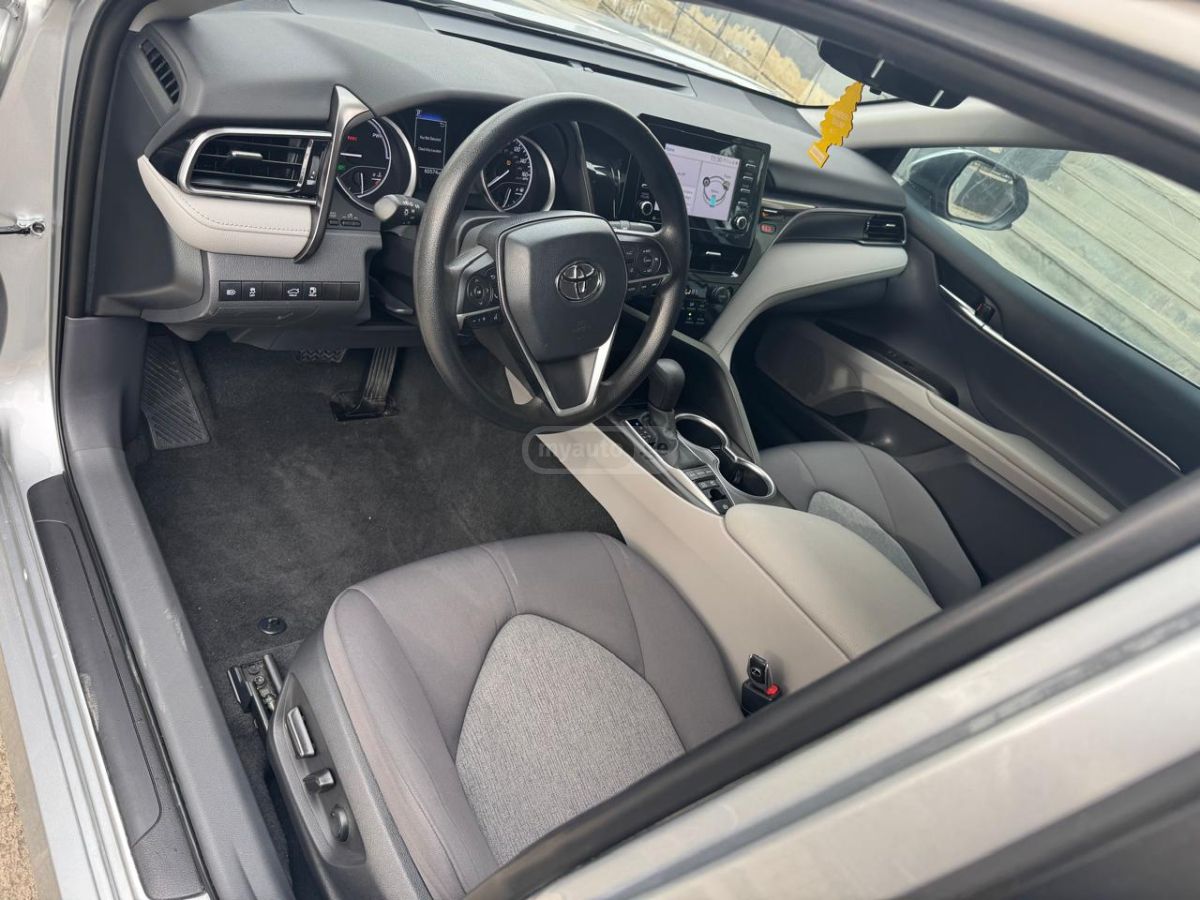 Toyota Camry - фото 5