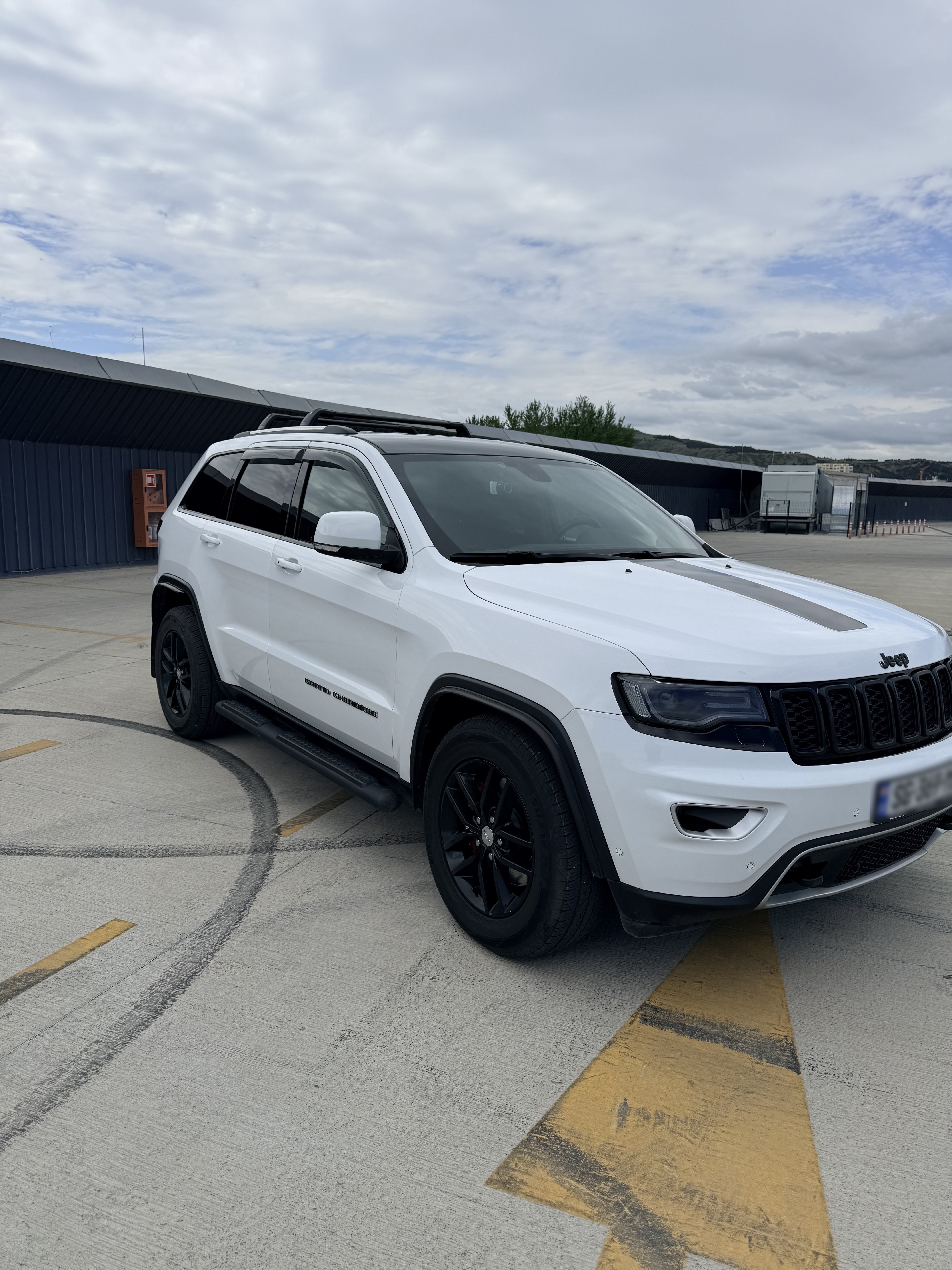 Jeep Grand Cherokee - фото 3