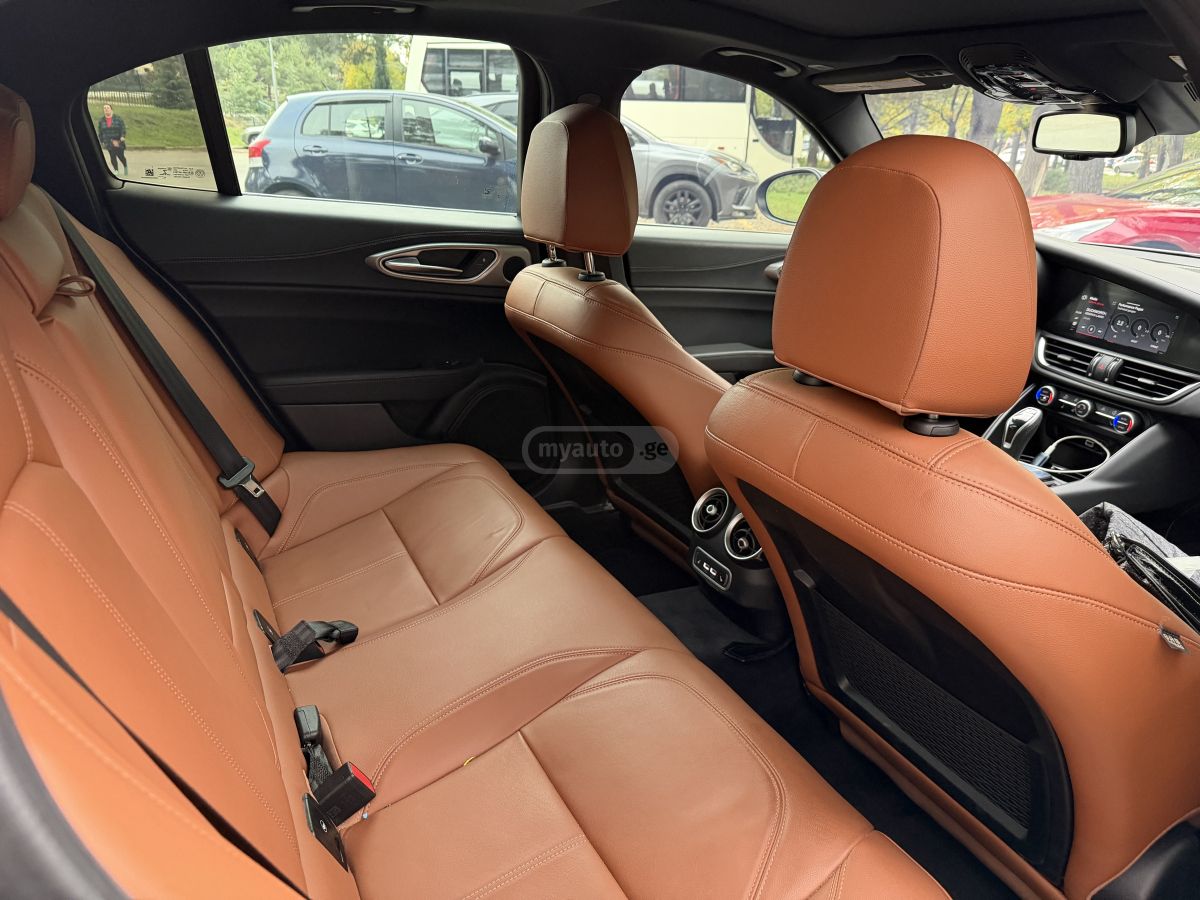 Alfa Romeo Ti Sport — миниатюра 12