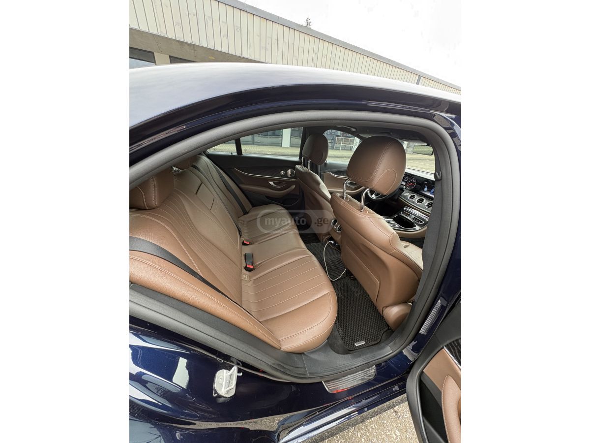 Mercedes-Benz E 300 - фото 8