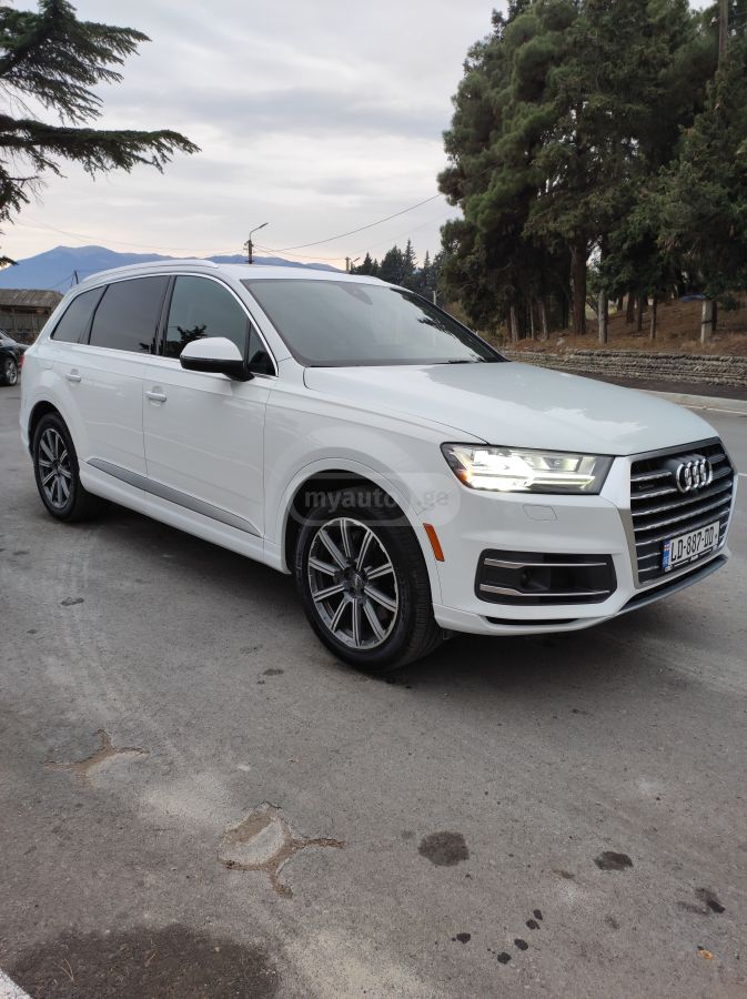Audi Q7 - фото 5