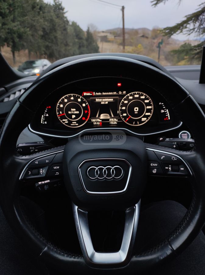 Audi Q7 - фото 8