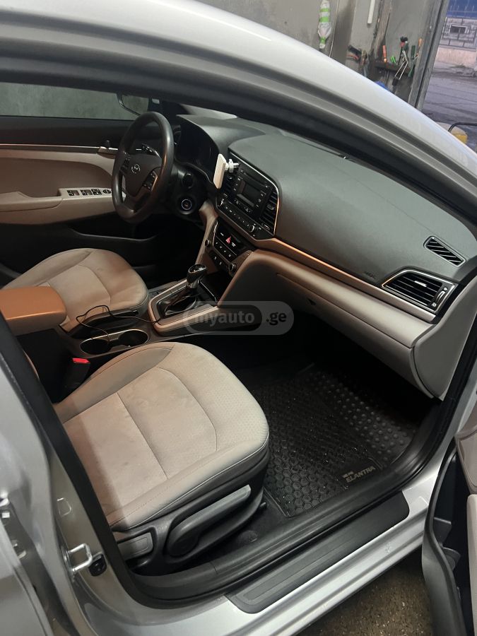 Hyundai Elantra - фото 4
