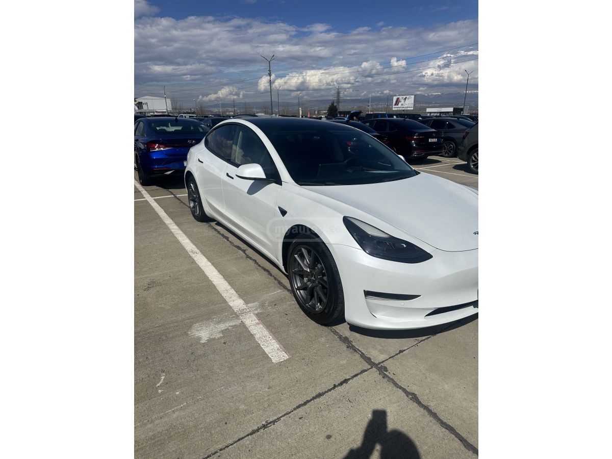 Tesla Model 3 - фото 2