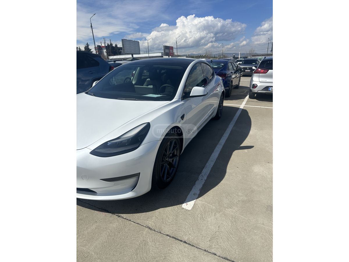 Tesla Model 3 - фото 5
