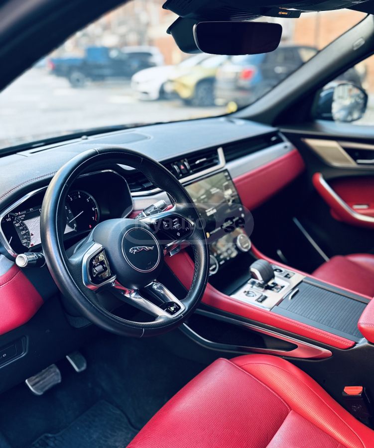 Jaguar F-Pace - фото 10