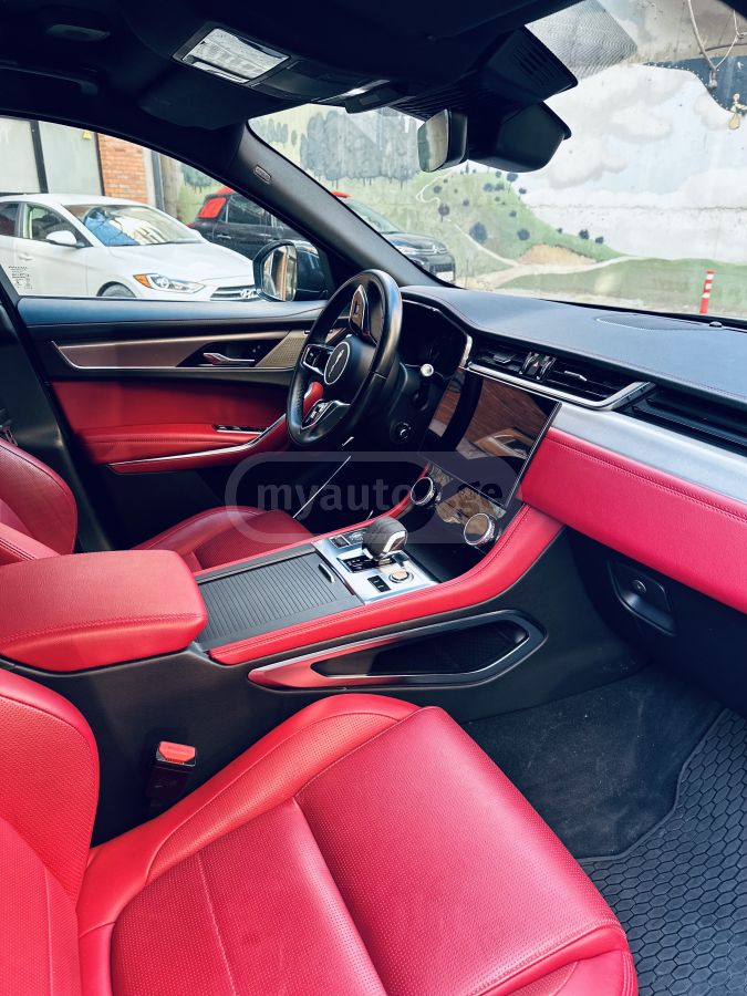 Jaguar F-Pace - фото 12