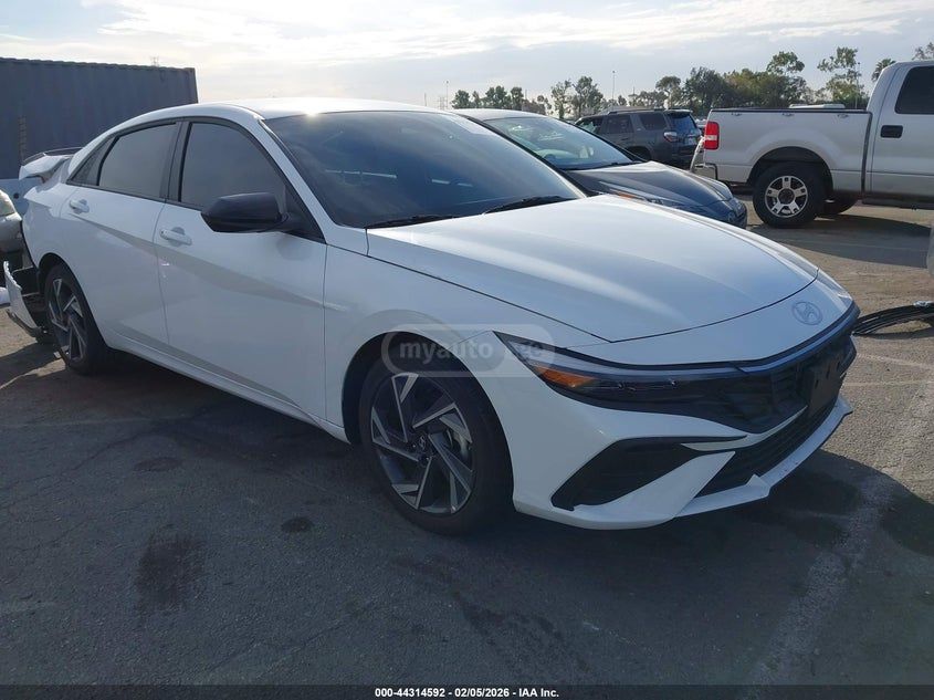 Hyundai Elantra 2025 — миниатюра 1