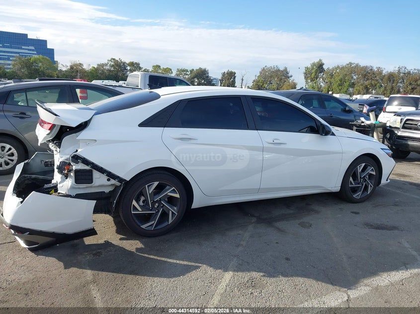 Hyundai Elantra 2025 — миниатюра 13