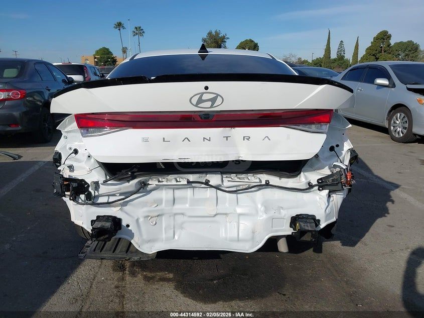 Hyundai Elantra 2025 — миниатюра 6