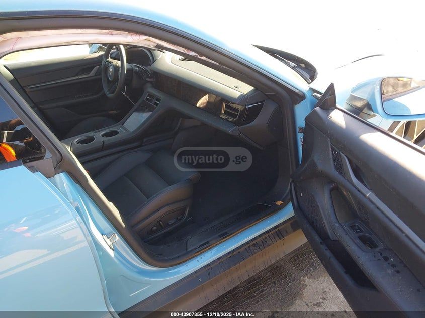 Porsche Taycan 4 S 2025 — миниатюра 5