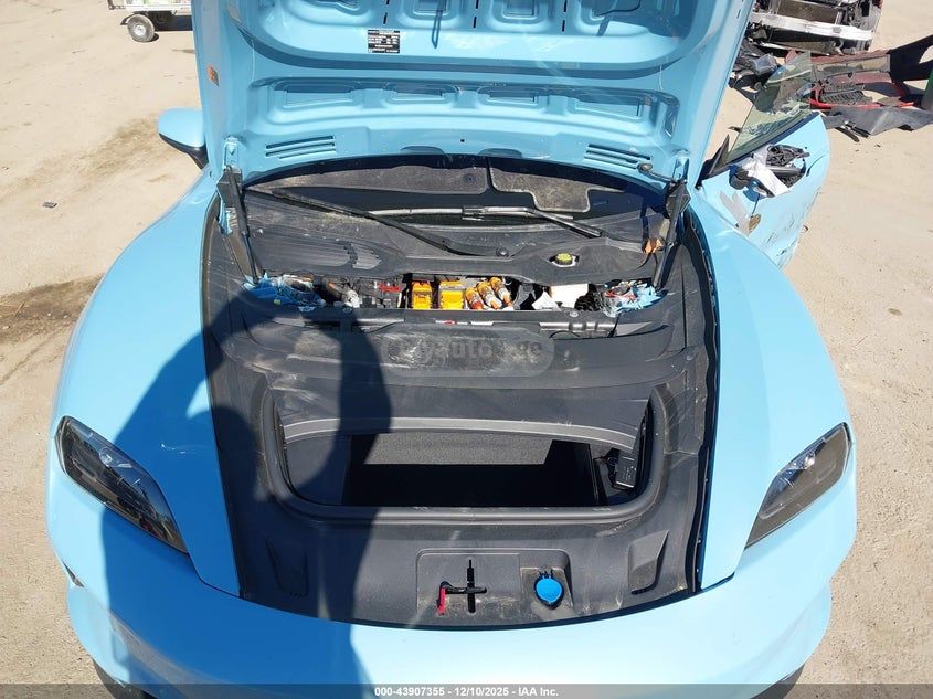 Porsche Taycan 4 S 2025 — миниатюра 9