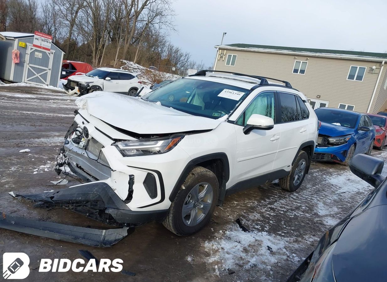 Toyota RAV 4 - фото 1