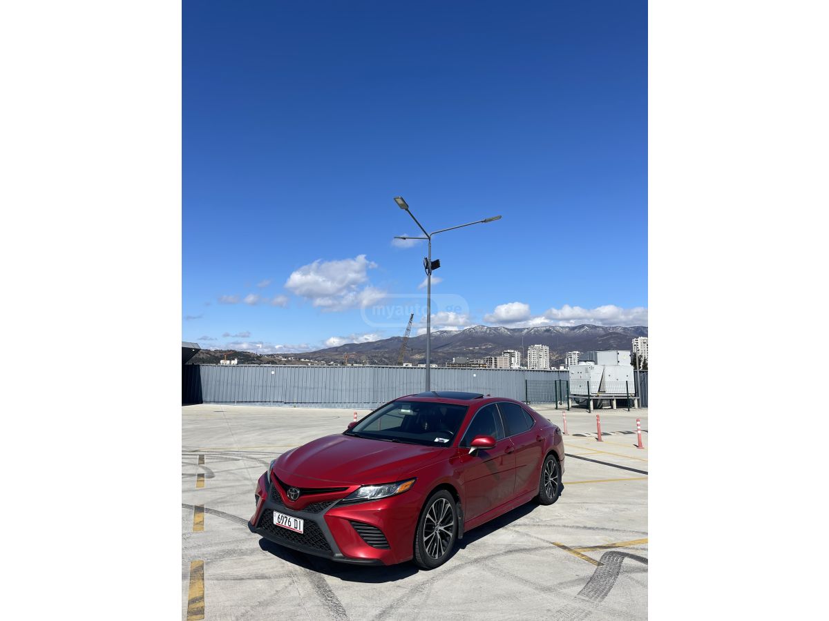 Toyota Camry - фото 2