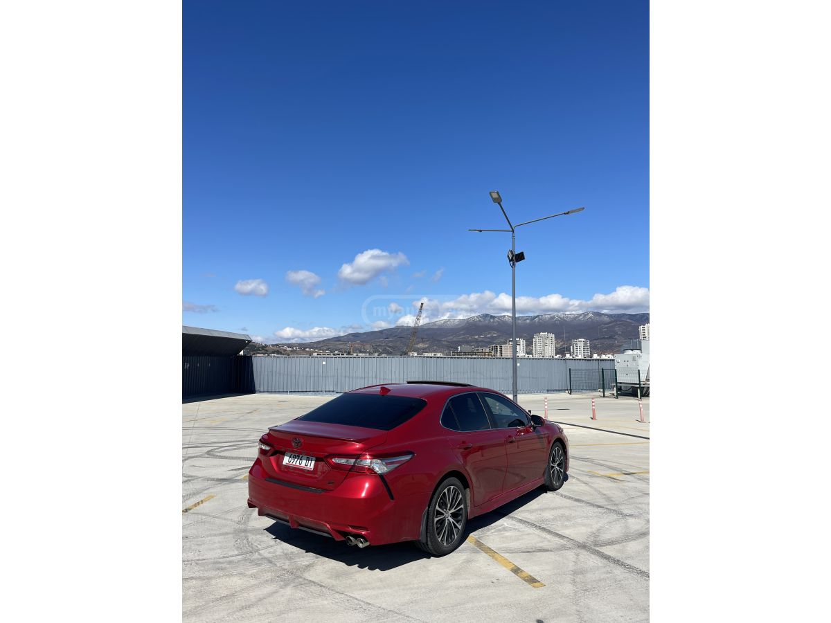 Toyota Camry - фото 5