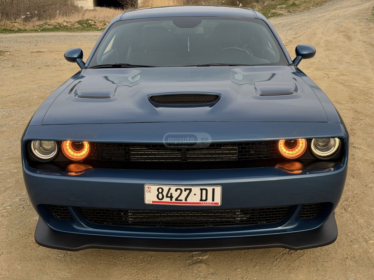 Dodge Challenger - фото 1