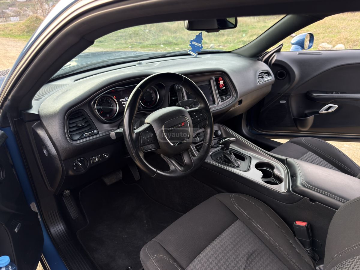Dodge Challenger - фото 10
