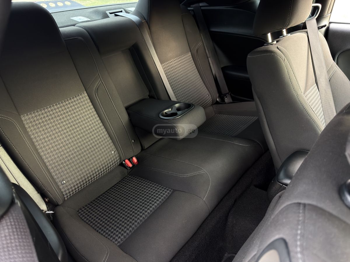 Dodge Challenger - фото 11