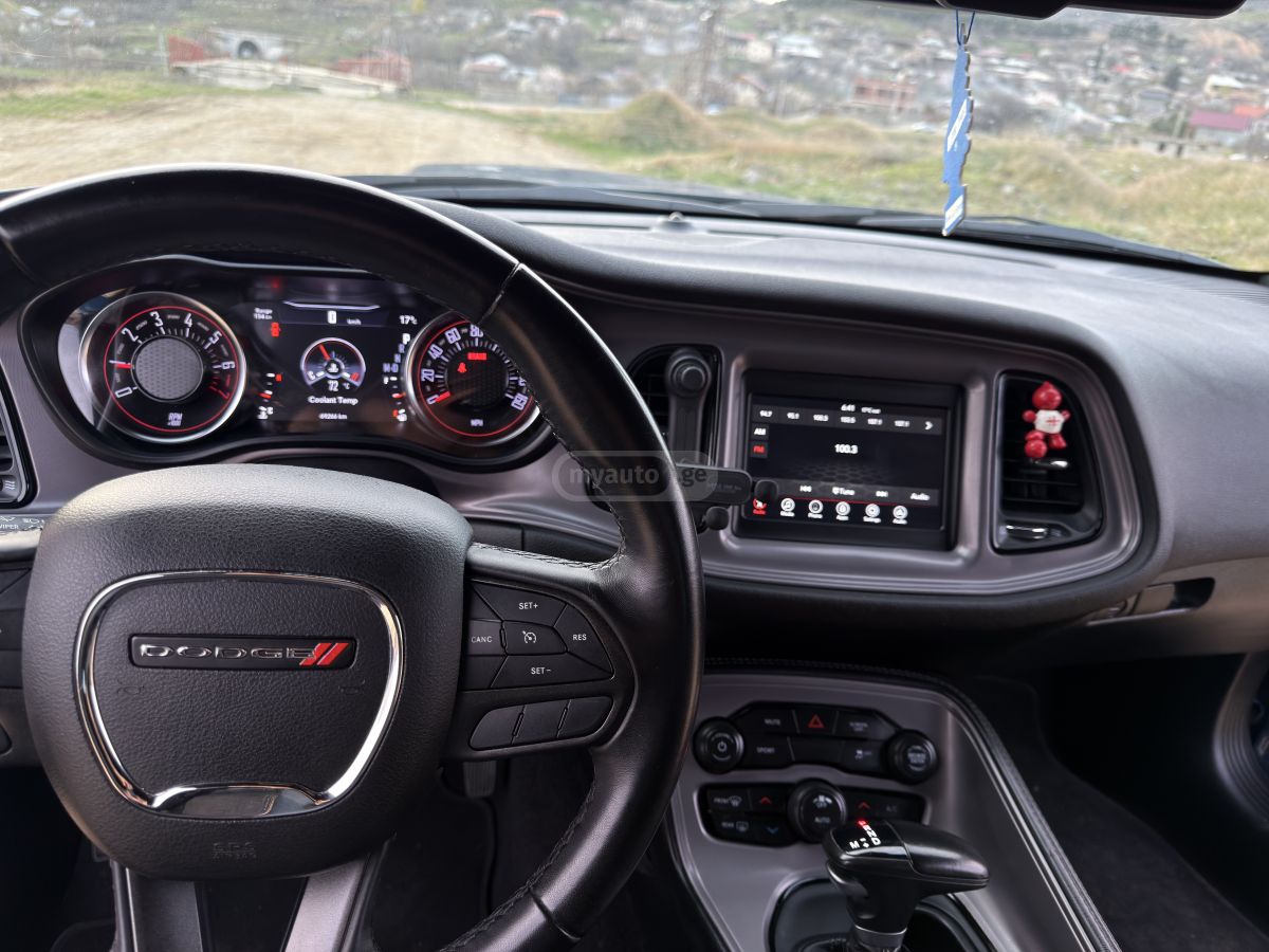Dodge Challenger - фото 12