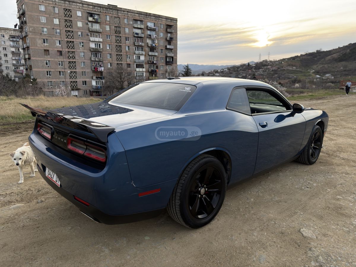 Dodge Challenger - фото 6