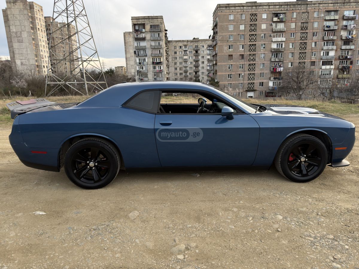 Dodge Challenger - фото 7