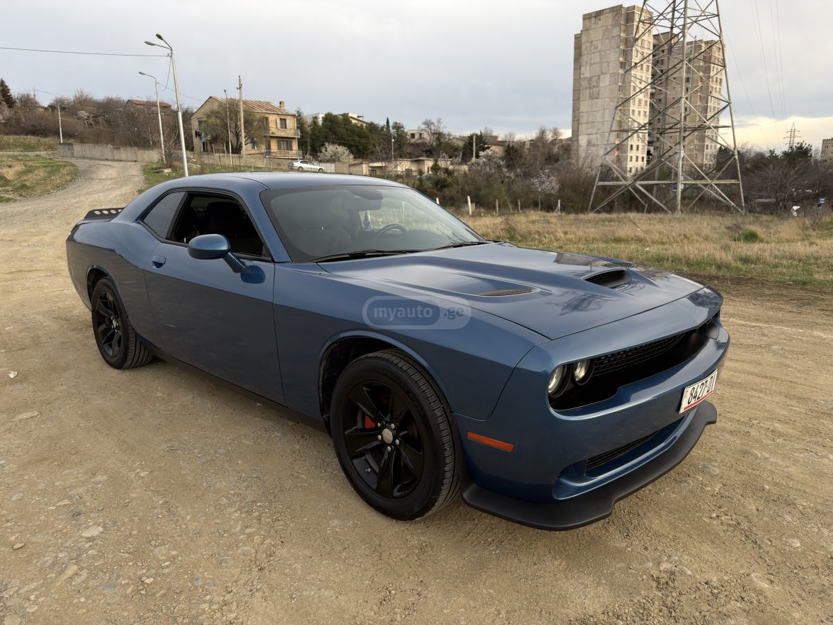 Dodge Challenger - фото 8