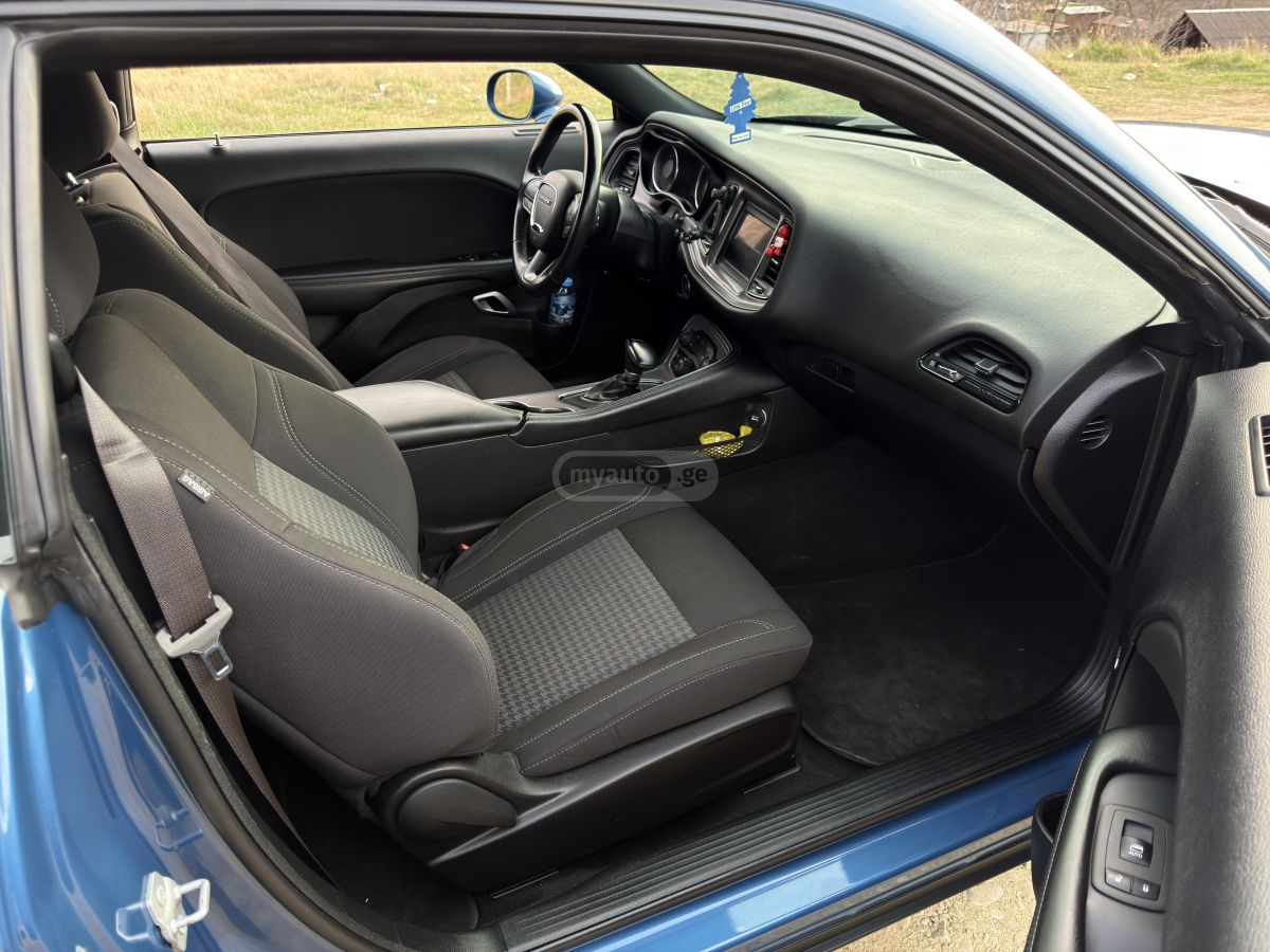 Dodge Challenger - фото 9