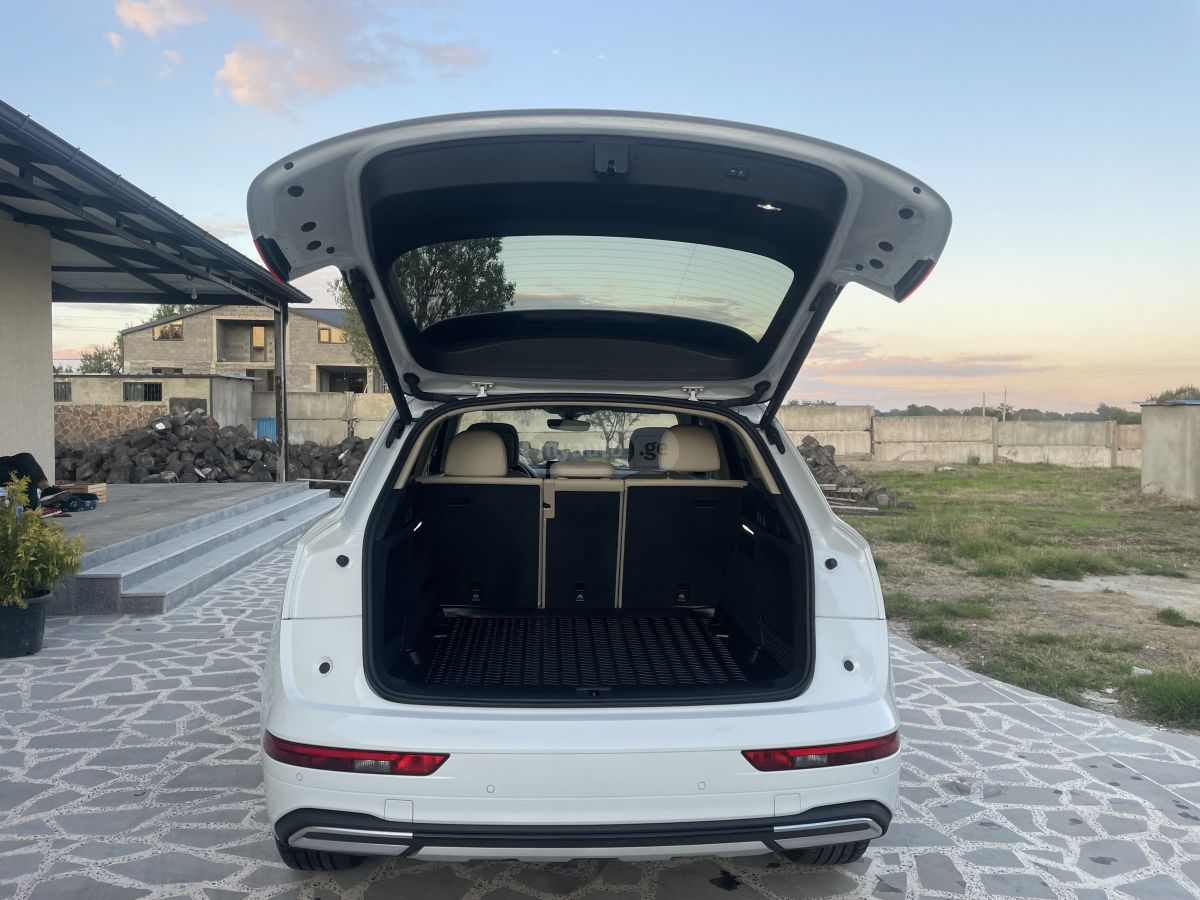 Audi Q5 - фото 12