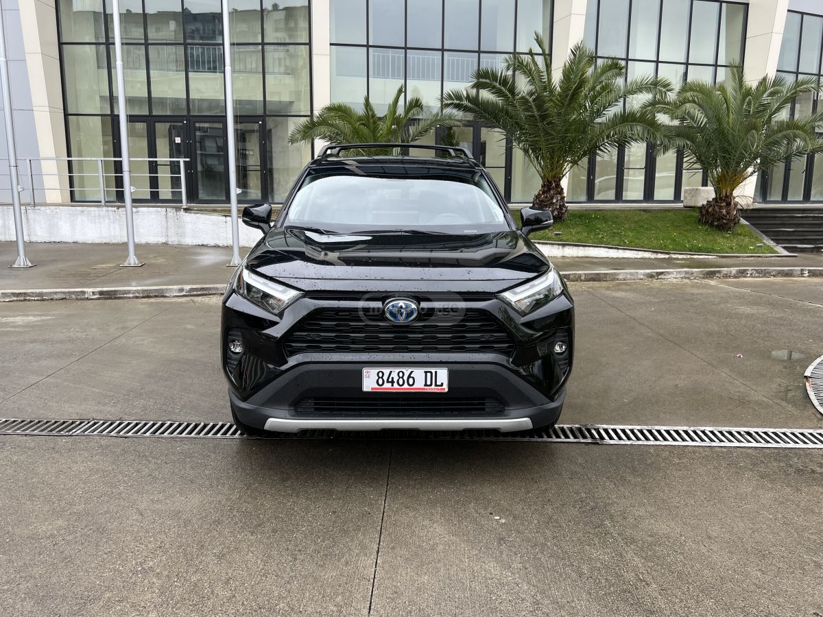 Toyota RAV 4 - фото 1