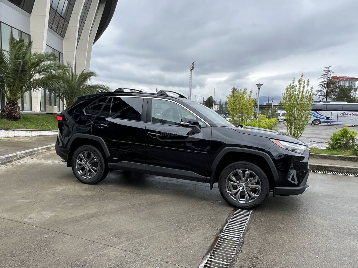 Toyota RAV 4 - фото 3