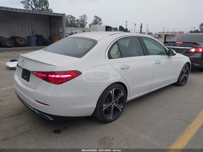Mercedes-Benz C 300 2024 — миниатюра 4