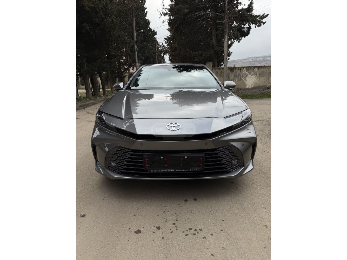 Toyota Camry - фото 2