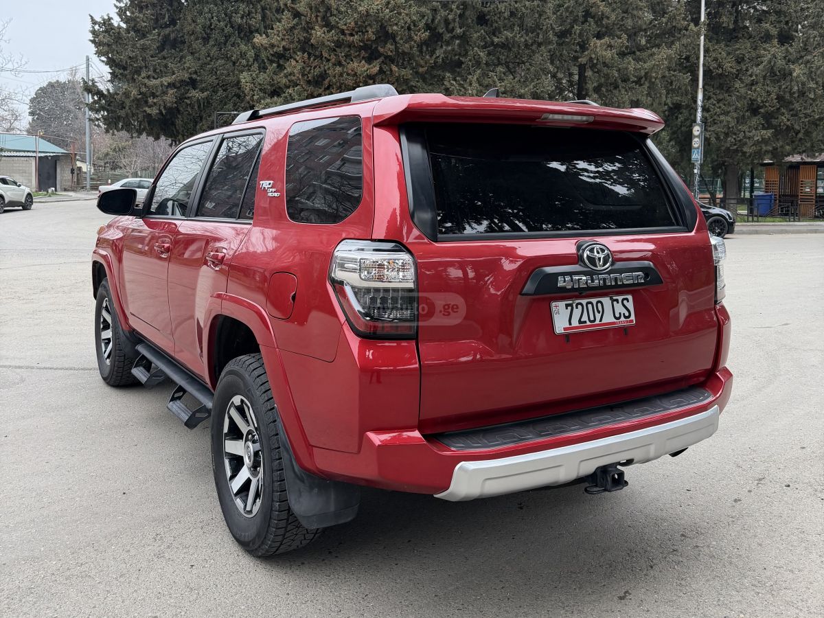 Toyota 4 Runner - фото 3