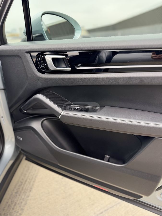 Porsche Cayenne - фото 12