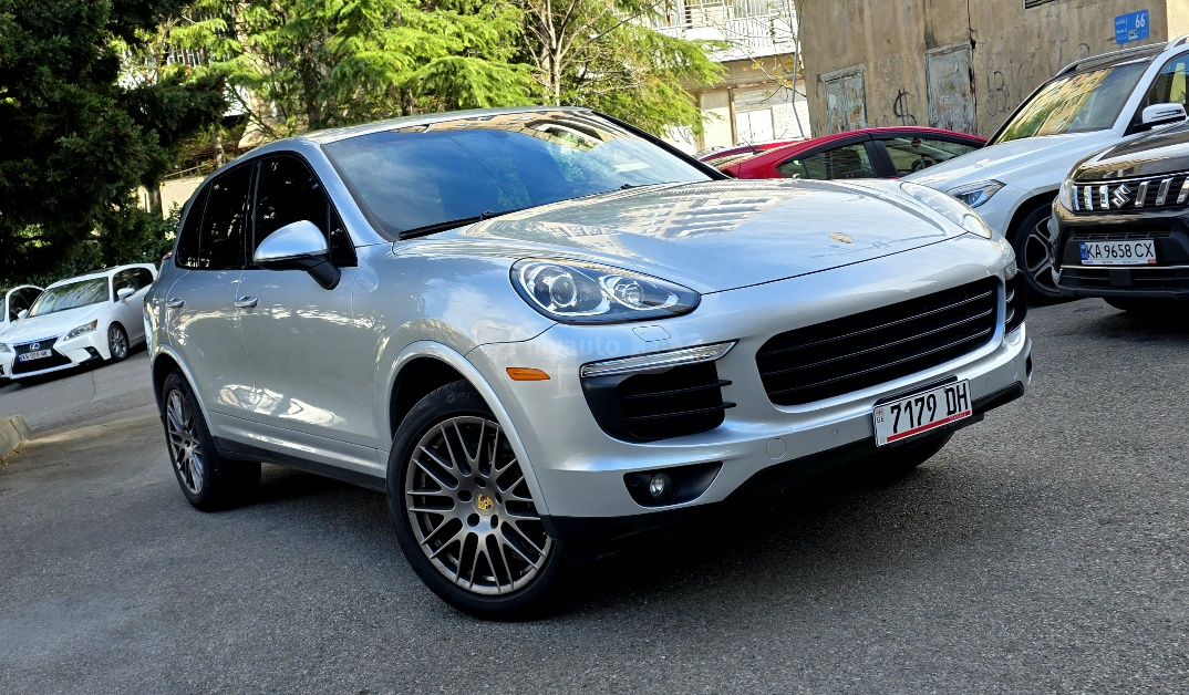 Porsche Cayenne - фото 1