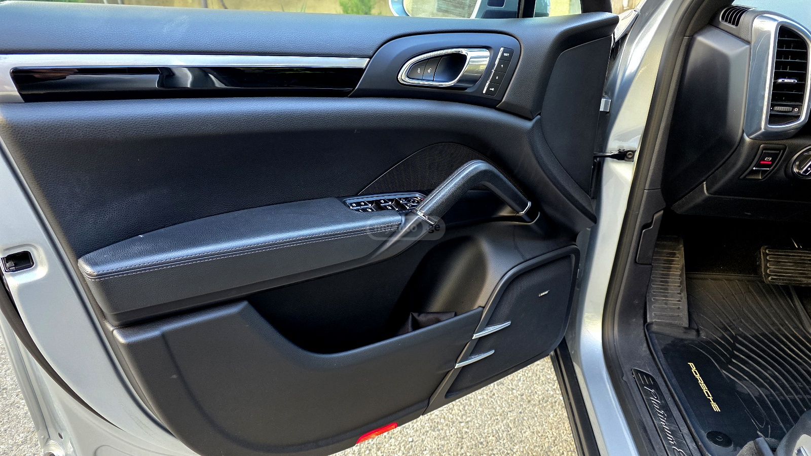 Porsche Cayenne - фото 13