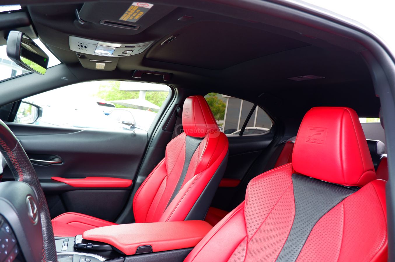 Lexus UX 250 h - фото 14