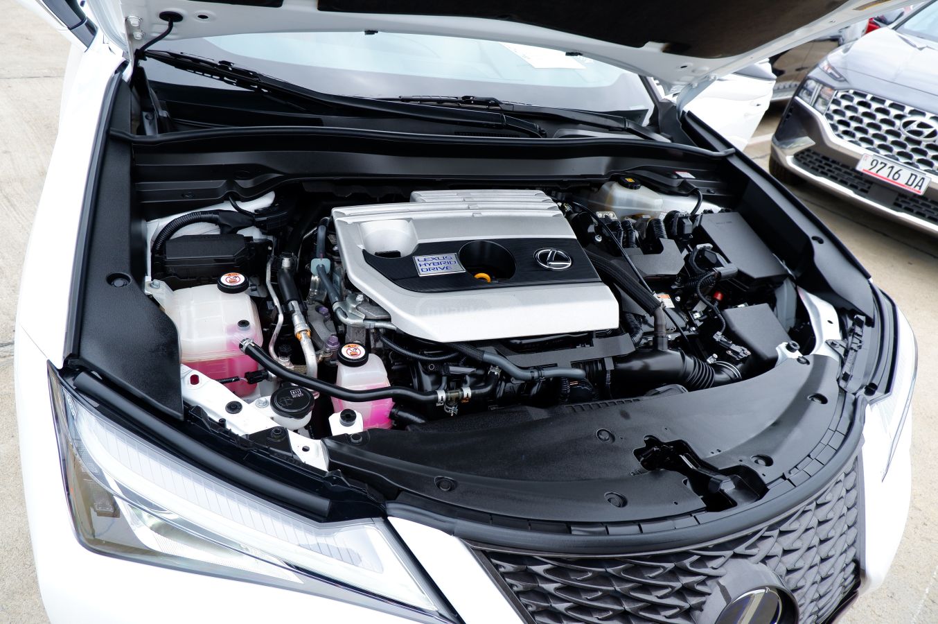 Lexus UX 250 h - фото 15