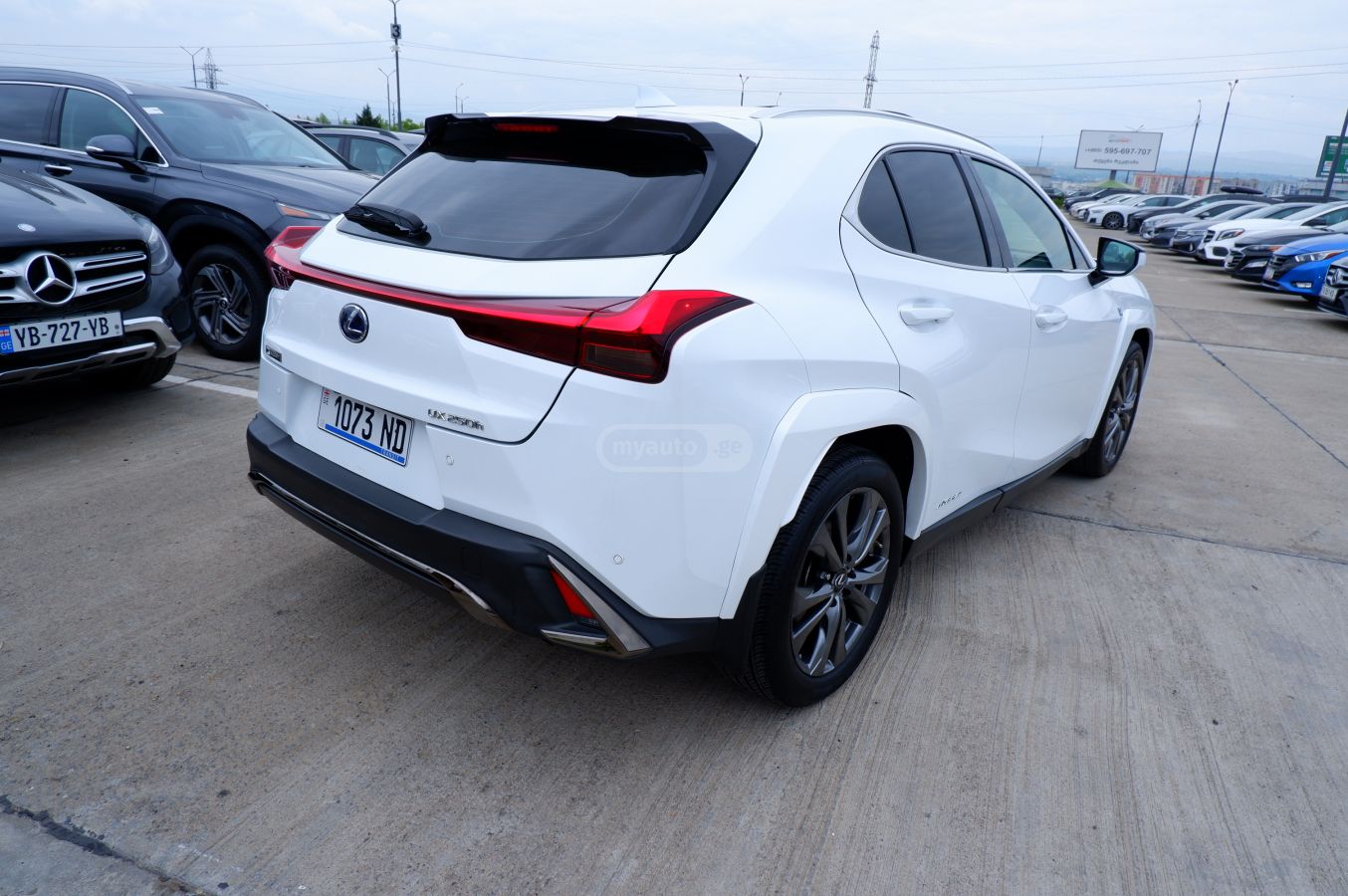 Lexus UX 250 h - фото 4