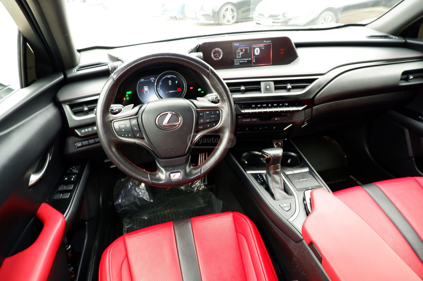 Lexus UX 250 h - фото 7