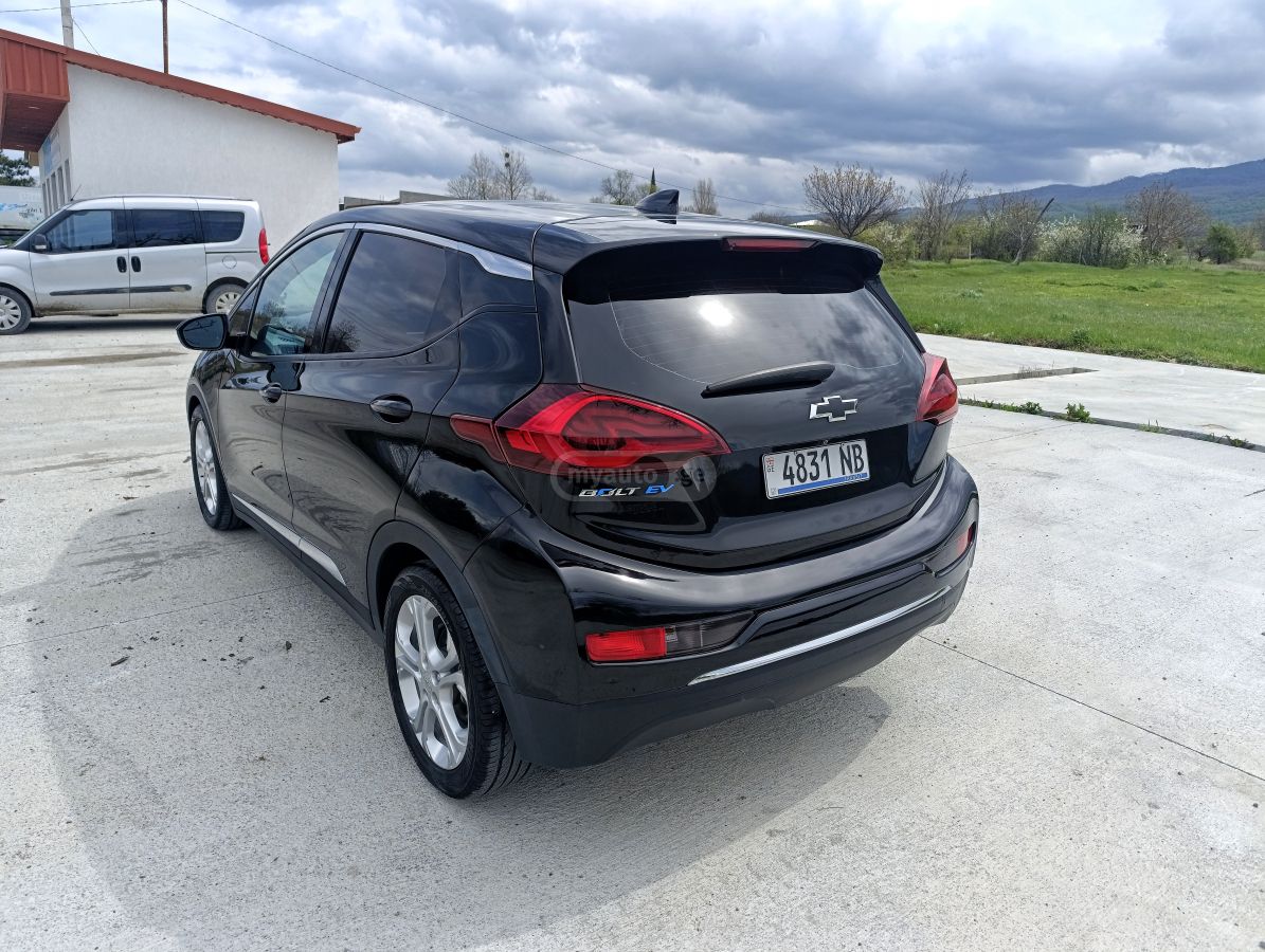 Chevrolet Bolt EV - фото 3